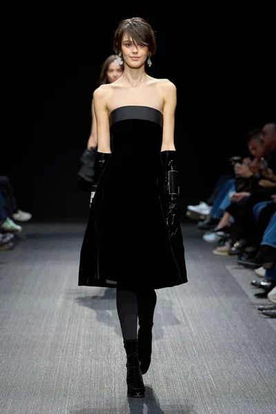 Look 80